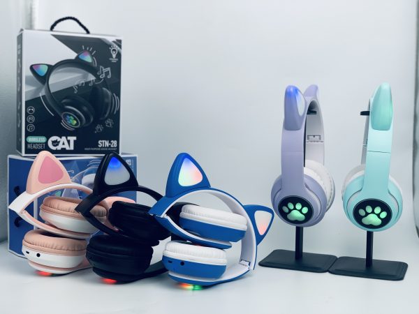 Stn-28 Cute Cat Wireless Bluetooth Headphone Led Light Random Color